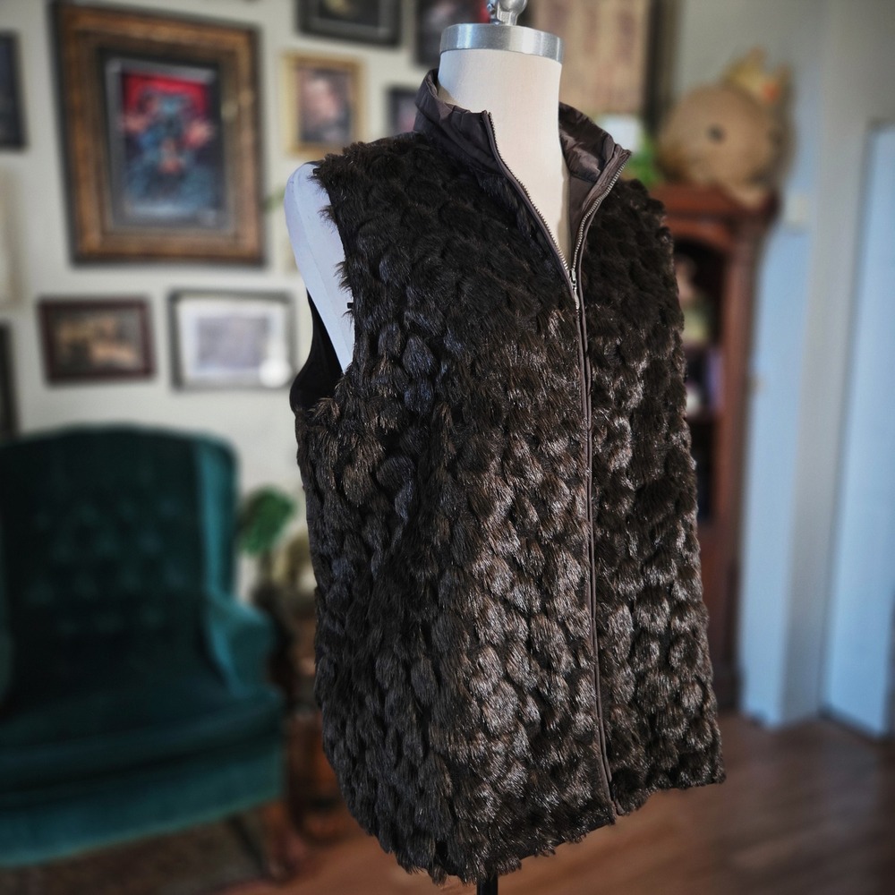 Chicos Faux Fur Vest Brown Zip Front Sleeveless Jacket Glam Mob‎ Wife Size 2 L